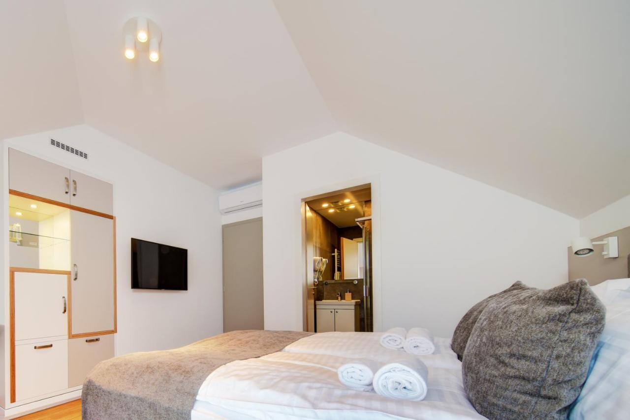 Fekete Sas Motel 에스테르곰 외부 사진