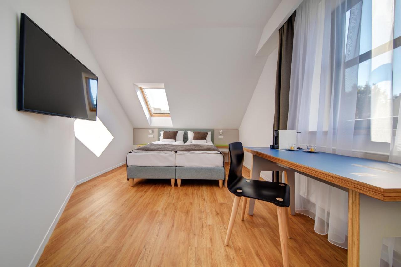 Fekete Sas Motel 에스테르곰 외부 사진